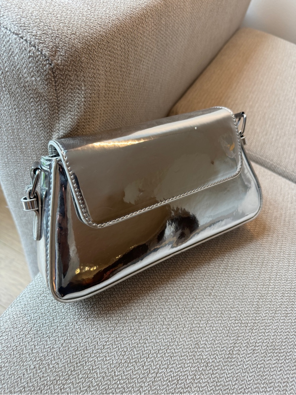 Silver Patent Leather Shoulder Bag - Sleek Metallic Style